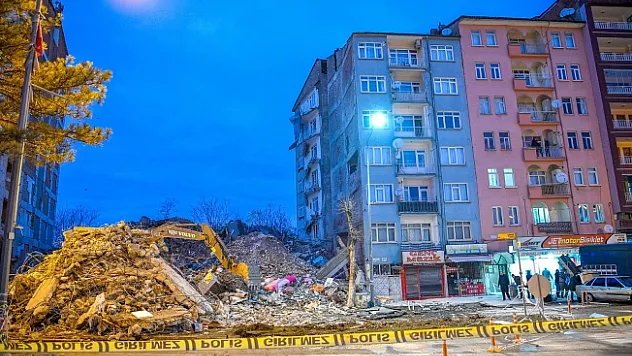 Malatya'da acil yıkılacak 20 bina bulunuyor