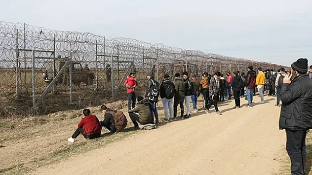 Hain saldırının ardından mülteciler sınır kapılarına akın ediyor!