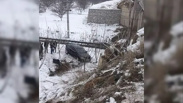 Otomobil köprüden kayıp şarampole uçtu: 1 yaralı