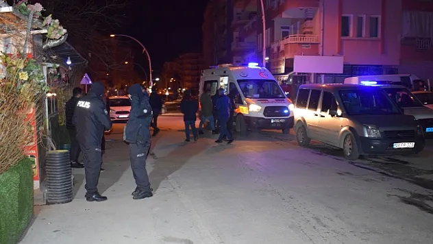 Yemek yediği esnada pompalı tüfekle saldırıya uğradı!