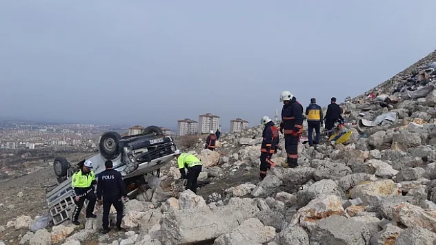 Kamyon şarampole devrildi, sürücü hayatını kaybetti!..