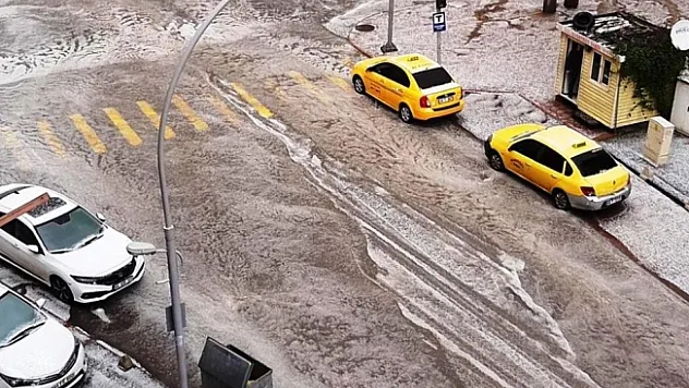 Malatya beyaza büründü! Yağan dolu vatandaşı şaşkına çevirdi...