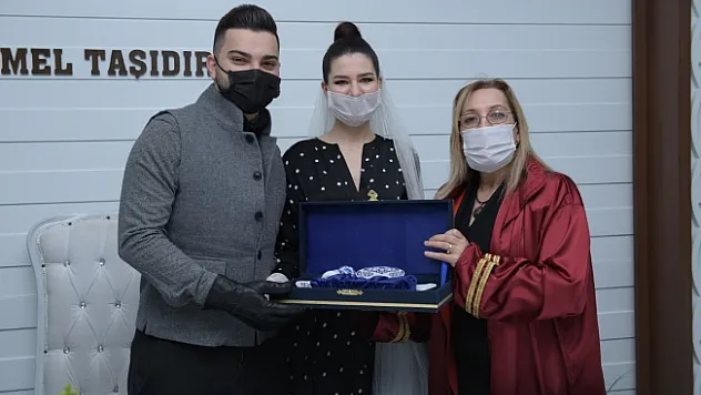 Nikahlar maskeli olarak gerçekleştirilmeye başlandı