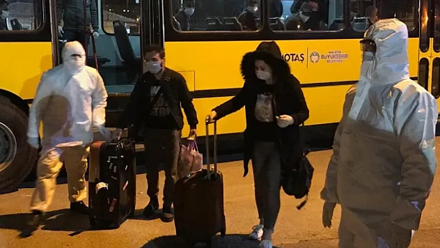 Cezayir'den 118 kişi uçakla Malatya'ya getirilerek karantinaya alındı!