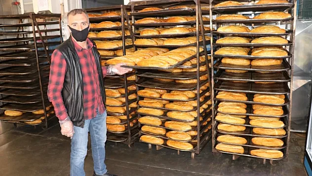 Vatandaş sokağa çıkamayınca fırınlar evlere ekmek ulaştırıyor