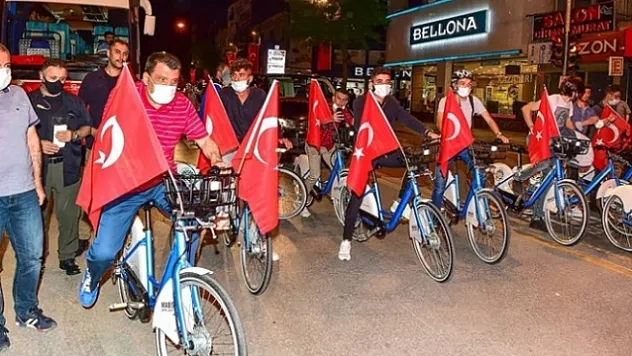 19 Mayıs coşkusu! Gürkan gençlerle birlikte pedal çevirdi