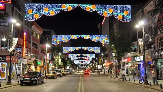 Malatya'da Kapalı Caddeler Bu Gece Açılıyor.. Maske Zorunlu Oldu