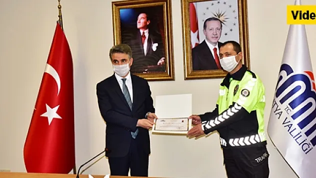 Vali Baruş'tan başarılı trafikçilere teşekkür belgesi