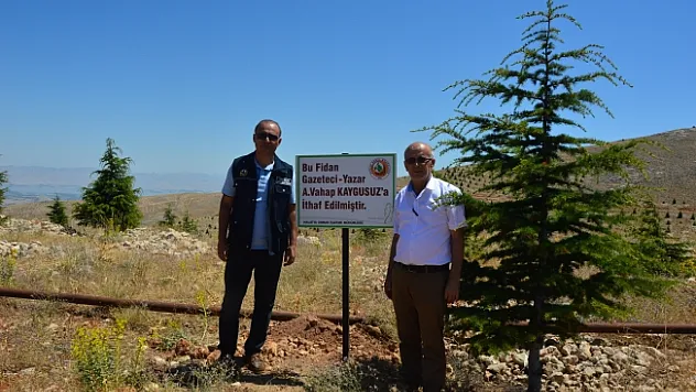 Doğa aşığı Gazeteci-Yazar Vahap Kaygusuz'a plaket
