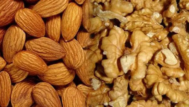 Ceviz ve bademlerin geliri hayır işlerine&nbsp&nbsp