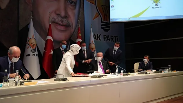 Cumhurbaşkanı Erdoğan'a kayısı ikramlı teşekkür