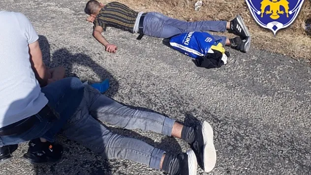 Kaza yapan hırsızlar kıskıvrak yakalandı