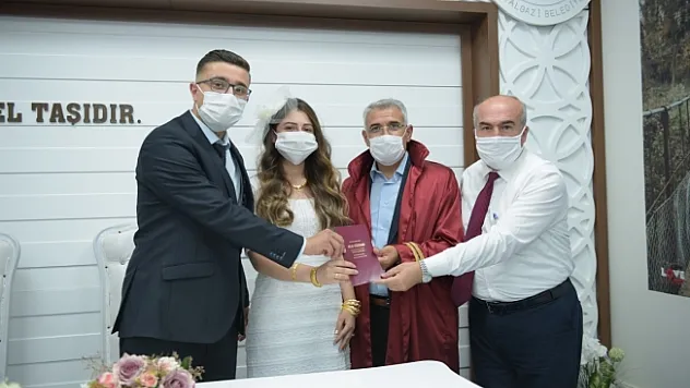 Korona, Battalgazi'de aşıkları durduramadı