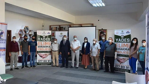 Yaşlılara 'Akıllı Telefon Kullanılabilirlik Eğitimi' veriliyor