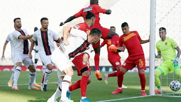 Yeni Malatyaspor sezonun ilk maçında farklı mağlup oldu: 3-0