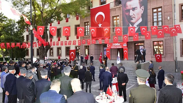 29 Ekim Malatya'da korona virüsün gölgesinde kutlandı