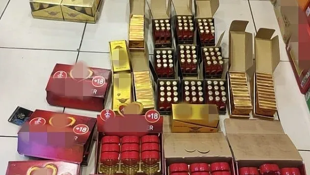 Malatya'da kara listede bulunan çikolata ve içecekler ele geçirildi