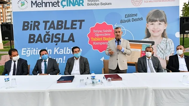 Tablet bağış kampanyasına bir destekte Yeşilyurt Belediyesi'nden