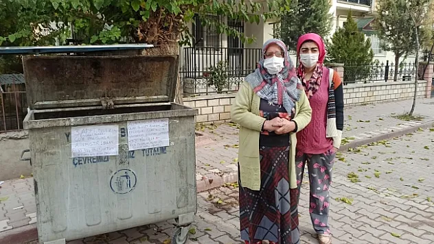 Bir anlık dalgınlıkla hayallerini çöpe attı! Çöpe attığı 3 bileziğini geri istiyor!