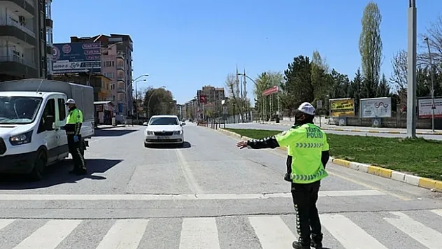 Malatya'da kısıtlamayı ihlal eden 49 kişiye ceza yağdı