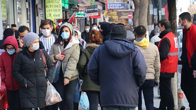 Tedbirler etkisini gösterdi… Vaka sayıları düşüyor!