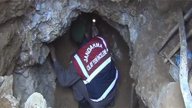 FETÖ'den ihraç edilen polisler define ararken yakalandı