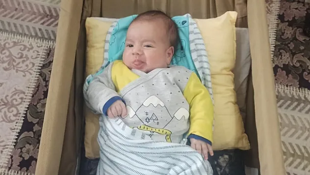 SMA hastası minik Eyüp'ün yaşamı tedaviye bağlı... Çaresiz anne yardım bekliyor 