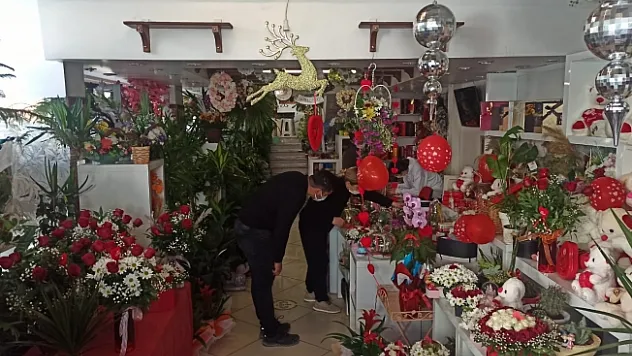 Çiçekçilerde 14 Şubat hareketliliği!
