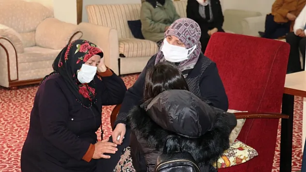 Diyarbakır annelerinden Malatyalı şehidin ailesine taziye ziyareti