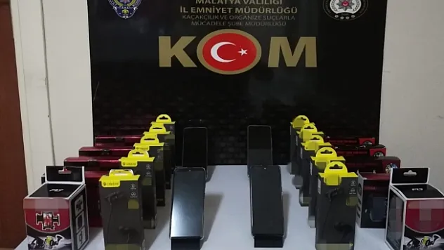 Malatya'da gümrük kaçağı telefon ile aksesuarlar ele geçirildi