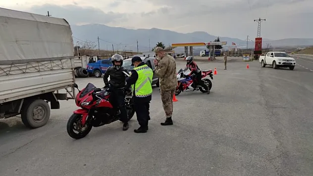 Malatya'da jandarmadan trafik denetimi! 41 sürücüye ceza yağdı
