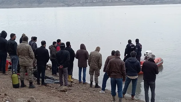 Alabora olan teknedeki kayıp balıkçının cansız bedenine ulaşıldı