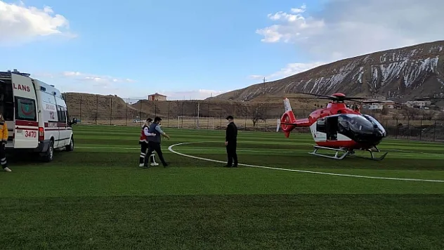 Elini cam kesen gencin imdadına ambulans helikopter yetişti