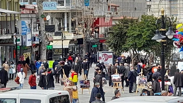 Malatya Caddelerinde aylar sonra yoğun kalabalık!