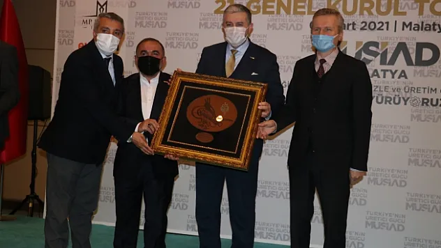 MÜSİAD'da Başkanı güven tazeledi!