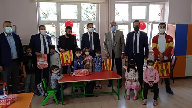 Malatyasporlu taraftarlar çocukların bayramını unutmadı