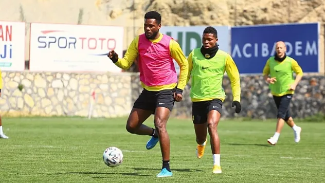 Yeni Malatyaspor'da 4 futbolcuda korona virüs çıktı