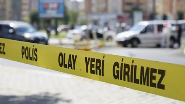 Malatya'da apartman görevlisi ile bina sakini birbirine girdi:  2 yaralı