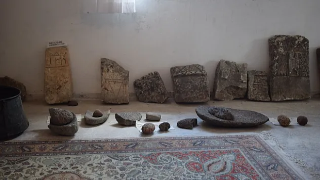 Arapgir halkı, tarihi mezar taşlarına gözü gibi bakıyor