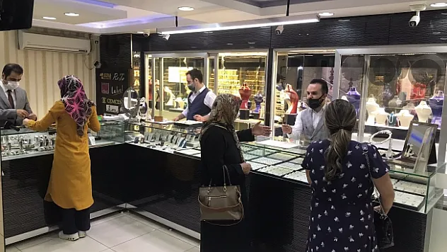 Düğünler başladı, kuyumcular hareketlendi