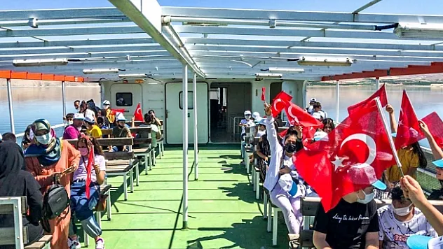 LGS öğrencilerine feribot turu