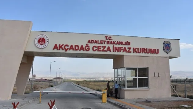 Mahkumlar cezaevinde birbirlerini darp etti