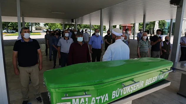 Skandal! Cenazeleri karıştırdılar, biri korona