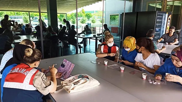 Çalışan kadınlara KADES anlatıldı