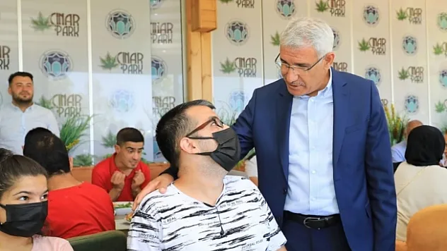Güder: 'Özel gereksinimli kardeşlerimiz başımızın tacıdır