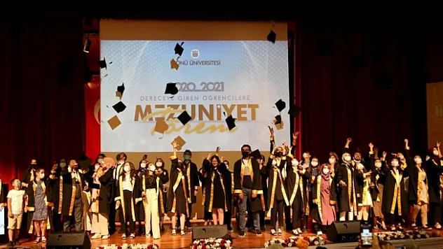 'Tıp mezuniyetinde değerlerimizle örtüşmeyen ifadeler için inceleme başlatıldı'