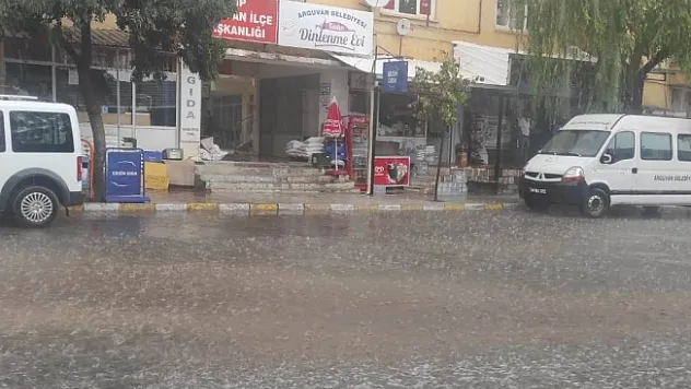 Arguvan'da dolu ve yağmur etkili oldu