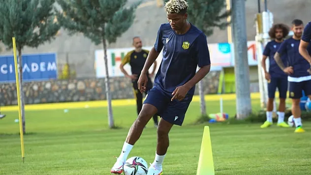 Ndong, ilk antrenmanına çıktı
