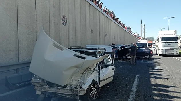 Alt geçitte feci kaza! 4 yaralı...