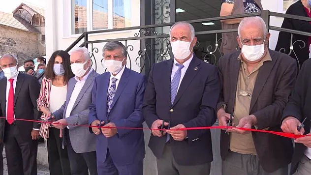 Arguvan'da Prof. Dr. Gazi Gülbaş Kültür Merkezi törenle açıldı